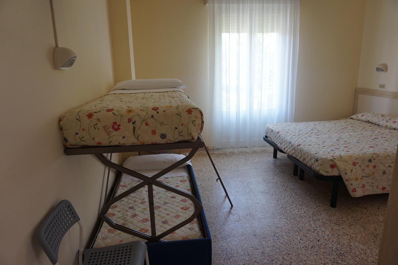 Hotel Ines チェゼナーティコ エクステリア 写真
